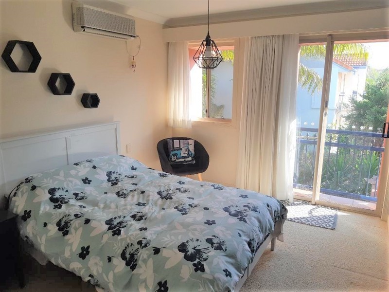 61 John Lund Drive, Hope Island QLD 4212