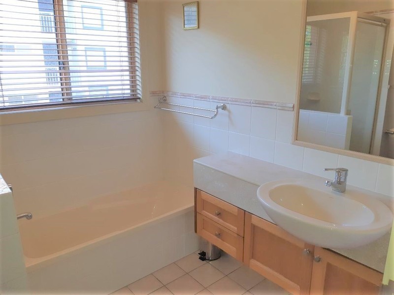 61 John Lund Drive, Hope Island QLD 4212