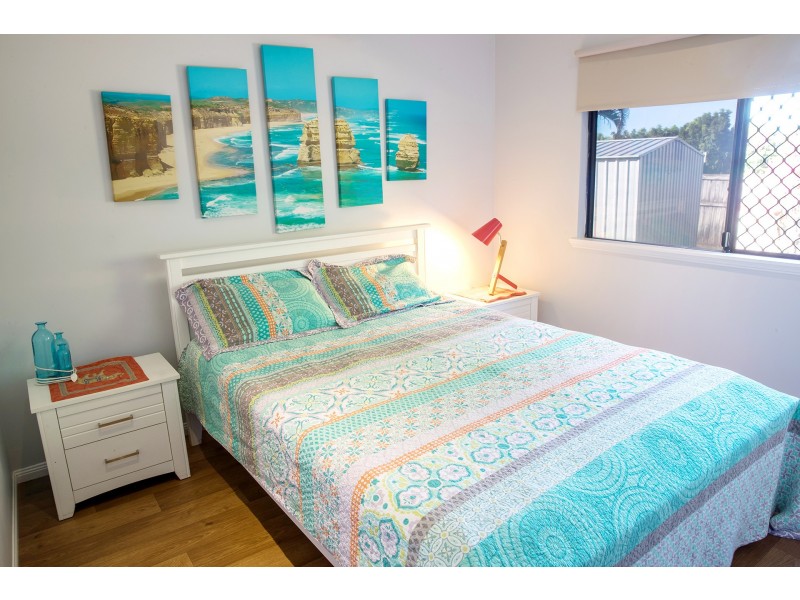 4 Nell Close, Kanimbla QLD 4870