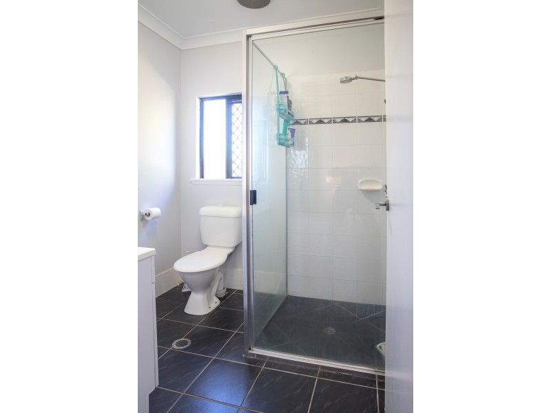 4 Nell Close, Kanimbla QLD 4870