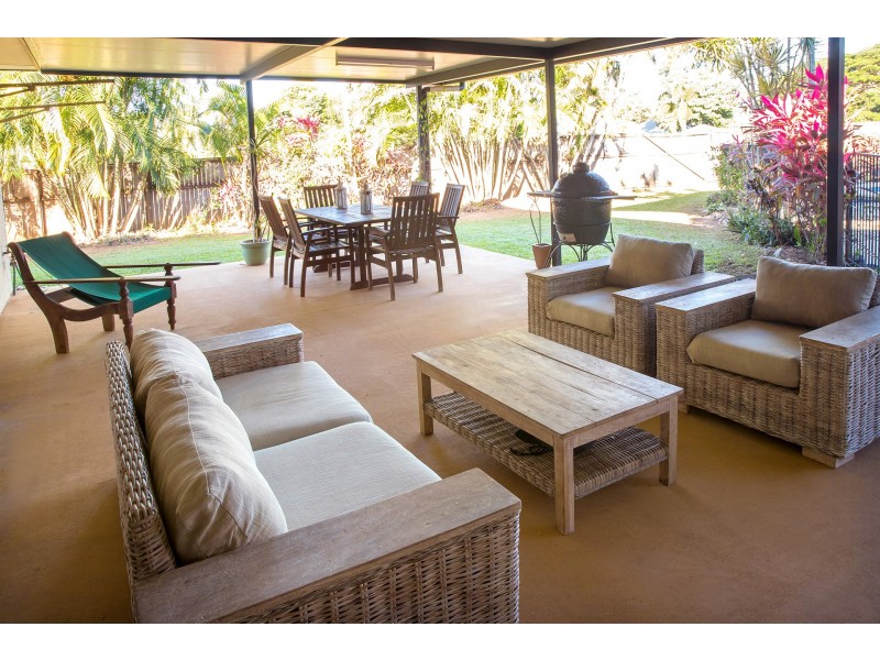 4 Nell Close, Kanimbla QLD 4870