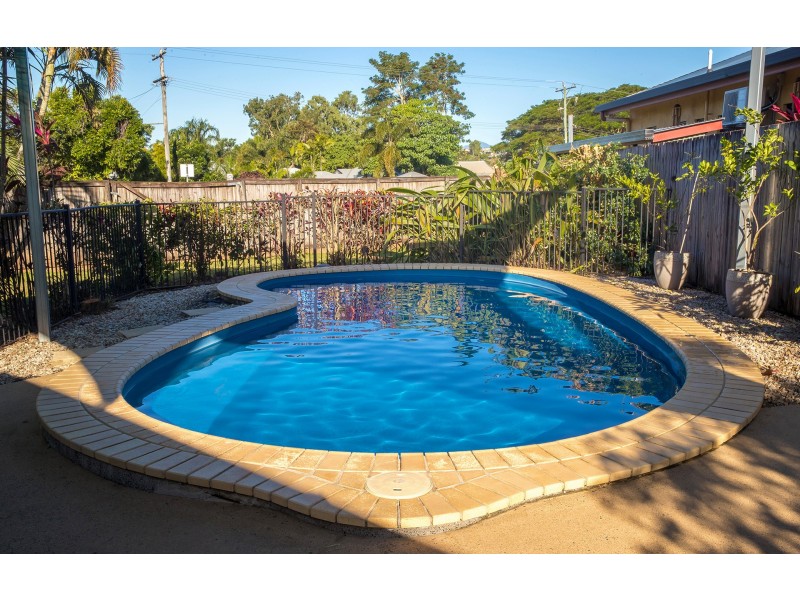 4 Nell Close, Kanimbla QLD 4870