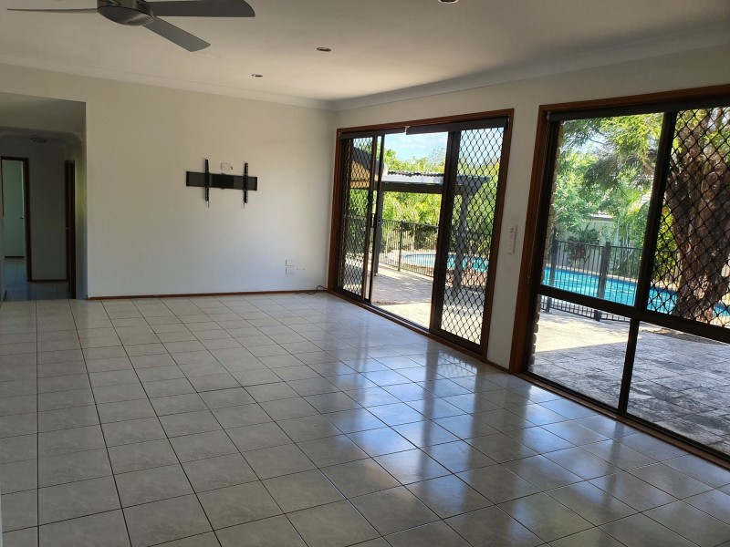 3 Kel Nagle Court, Parkwood QLD 4214