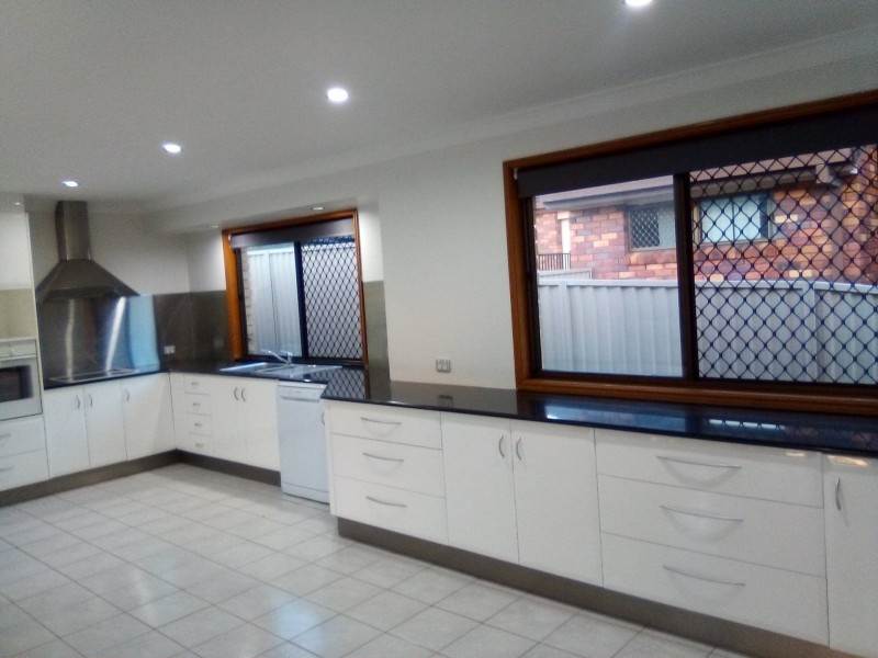 3 Kel Nagle Court, Parkwood QLD 4214