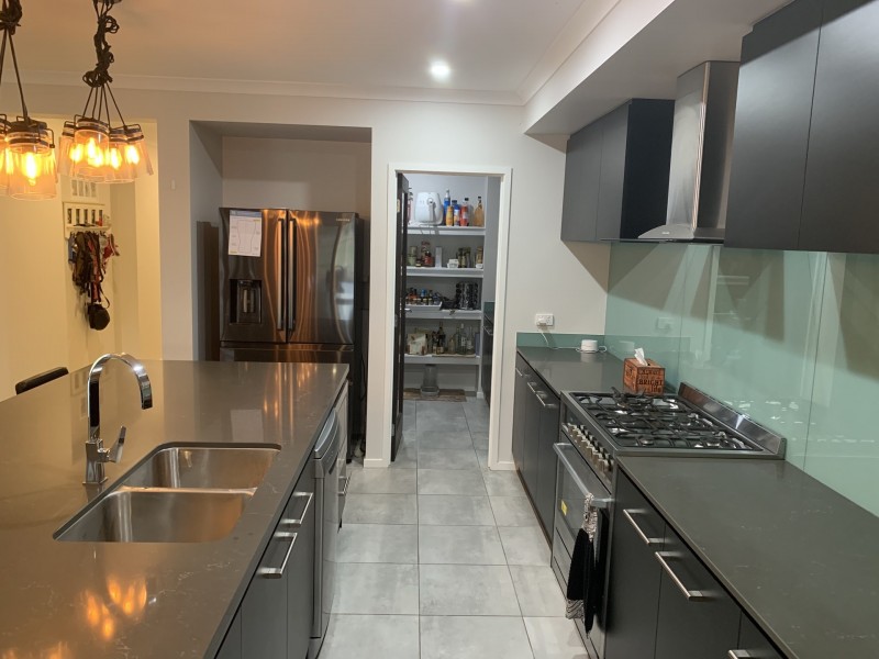 1 Horton Place, Regency Downs QLD 4341