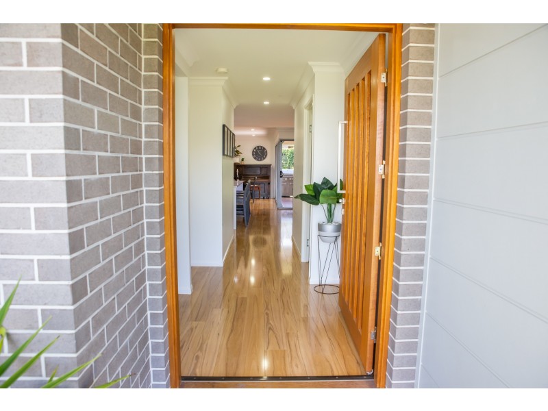 7 Renshaw Crescent, Kearneys Spring QLD 4350