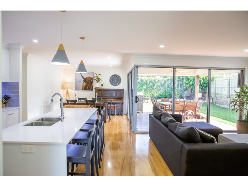 7 Renshaw Crescent, Kearneys Spring QLD 4350