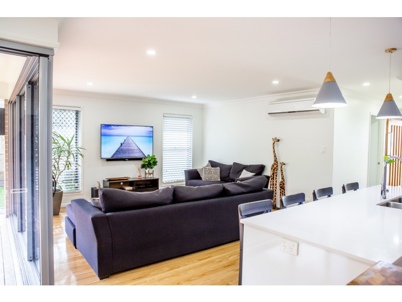 7 Renshaw Crescent, Kearneys Spring QLD 4350