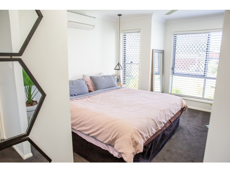 7 Renshaw Crescent, Kearneys Spring QLD 4350