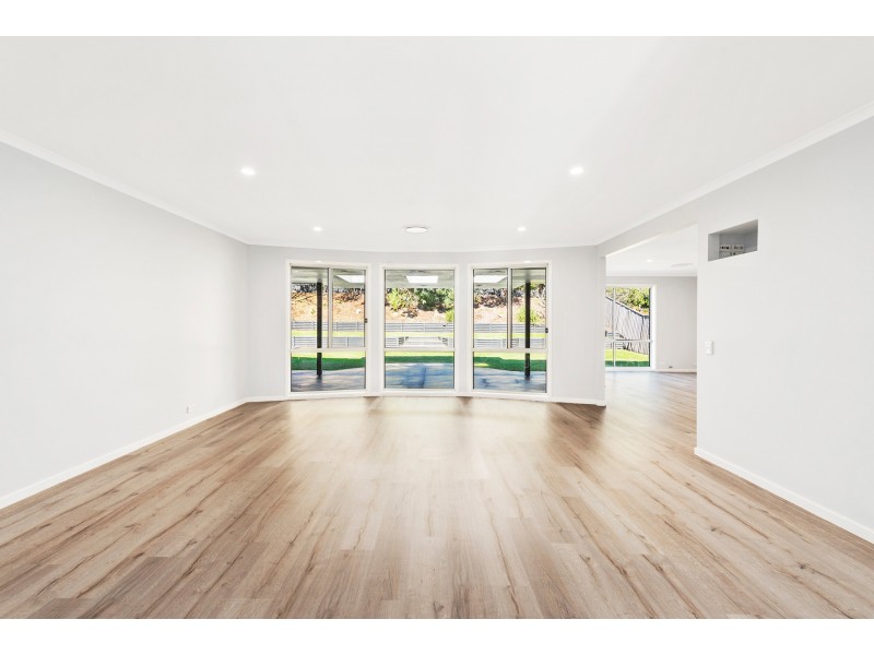 4 Spinnaker Place, Lake Munmorah NSW 2259