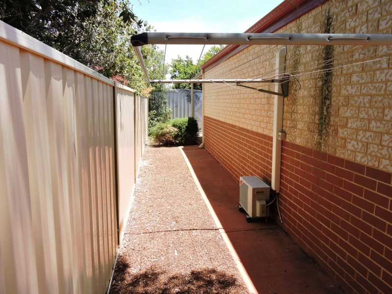 19 Cowan Way, Merredin WA 6415