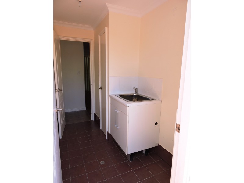 19 Cowan Way, Merredin WA 6415