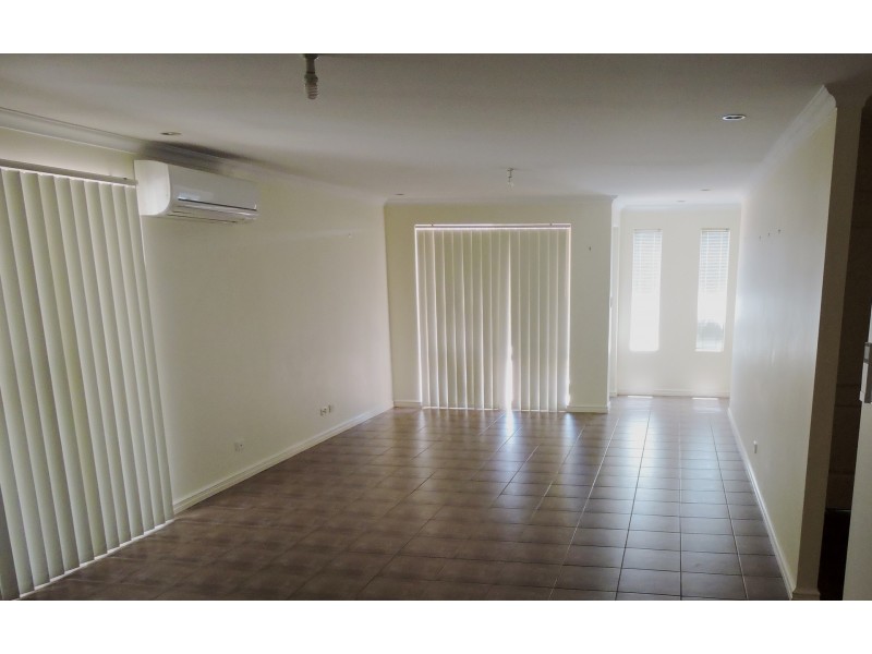 19 Cowan Way, Merredin WA 6415