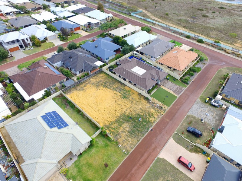 17 Coila Bend, Lakelands WA 6180