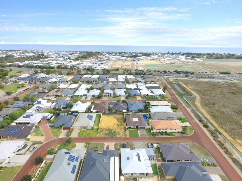 17 Coila Bend, Lakelands WA 6180