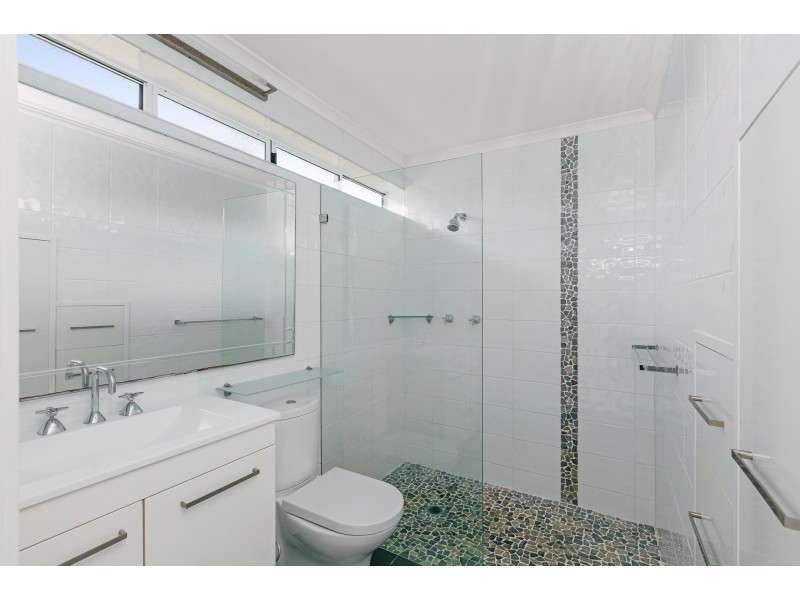 19 Sommerville Cr, Whitfield QLD 4870