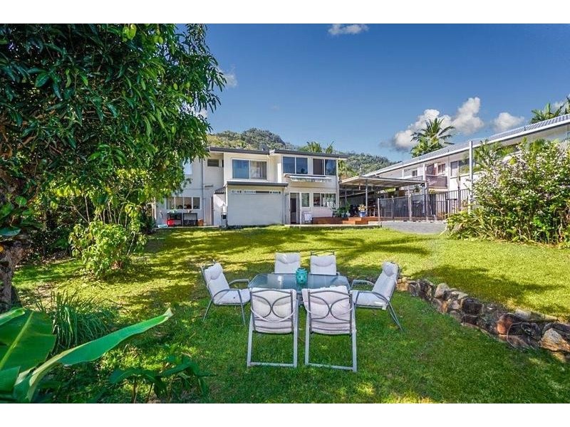 19 Sommerville Cr, Whitfield QLD 4870