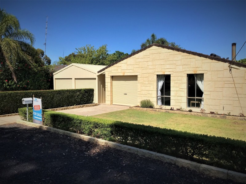 79 Hill Street, Waroona WA 6215