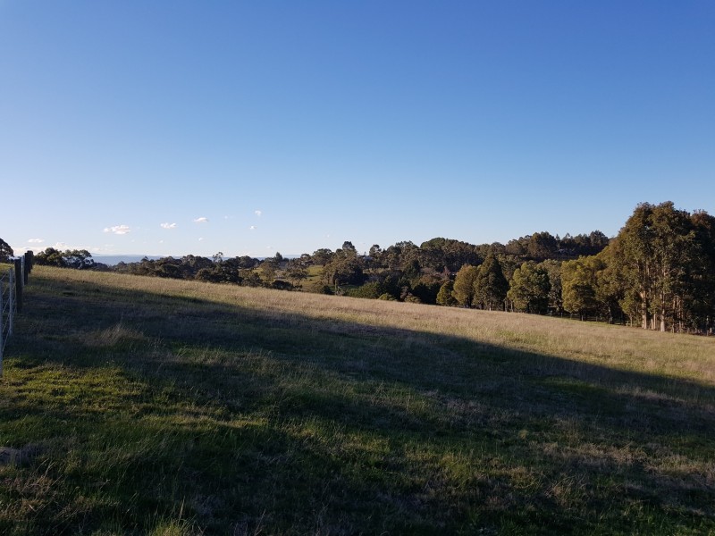 8-28 Arrandoon Drive, Hazelwood North VIC 3840