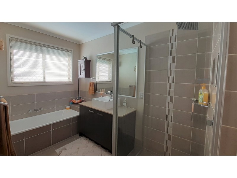 48 Moor Circuit, Warner QLD 4500