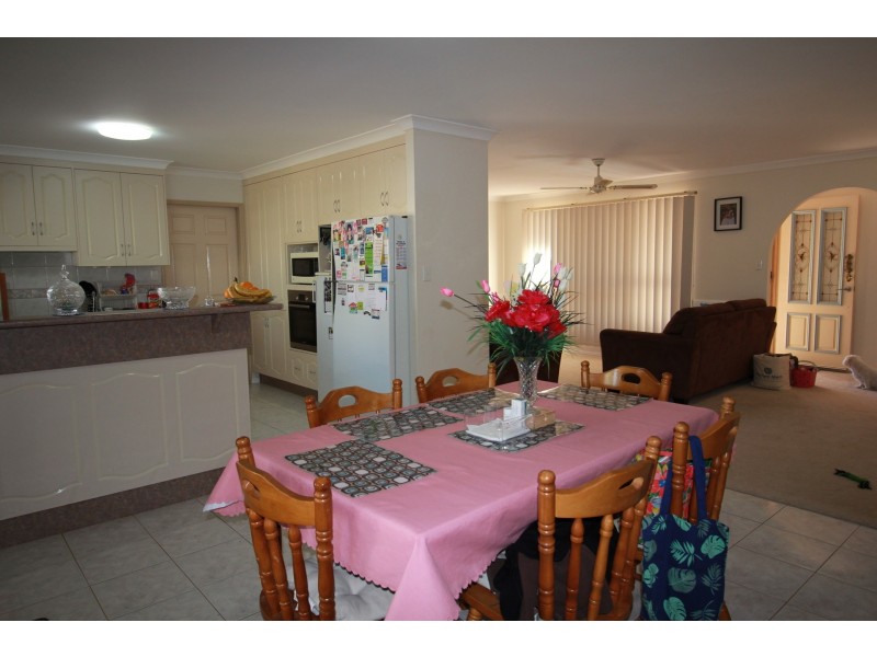 98 Kepnock Rd, Kepnock QLD 4670