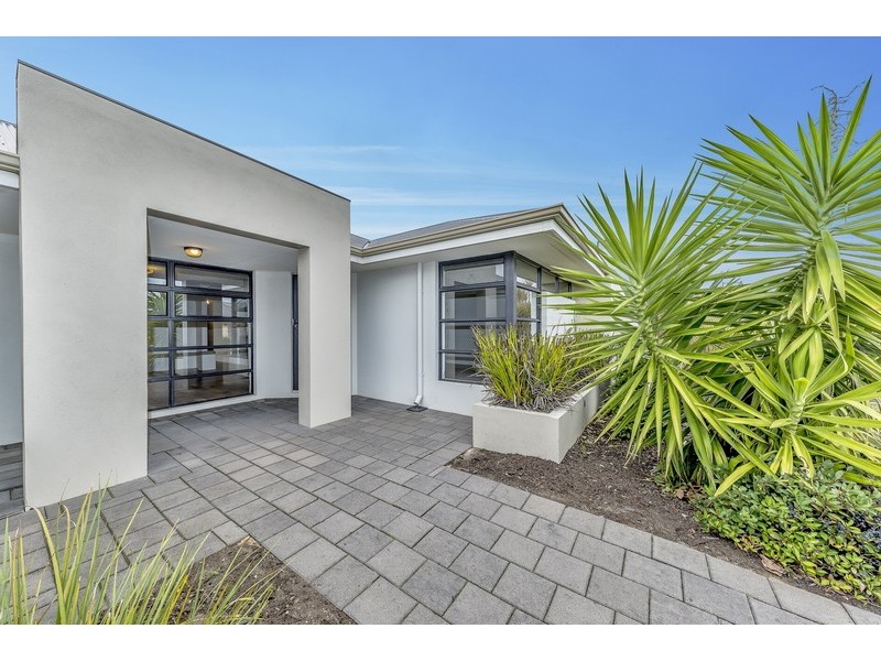 30 Camden Way, Meadow Springs WA 6210