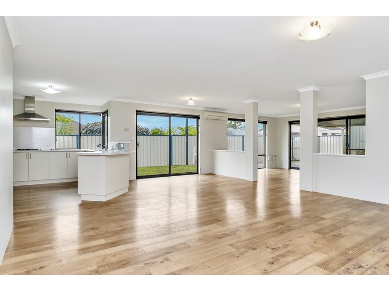 30 Camden Way, Meadow Springs WA 6210