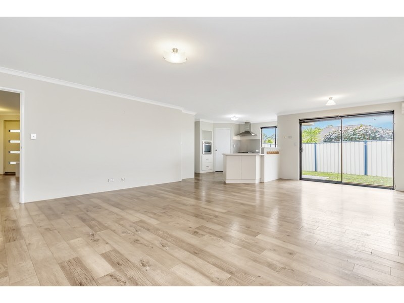 30 Camden Way, Meadow Springs WA 6210