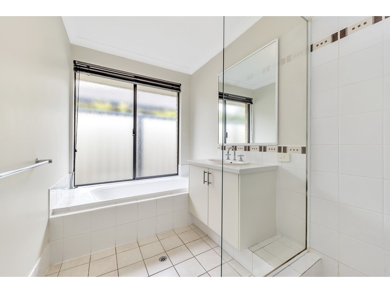 30 Camden Way, Meadow Springs WA 6210