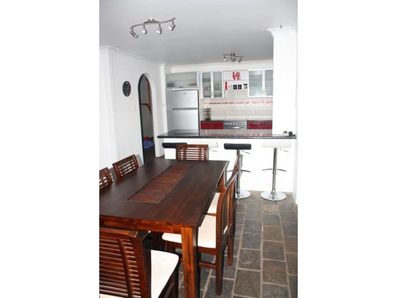 220 Dampier Avenue, Kallaroo WA 6025