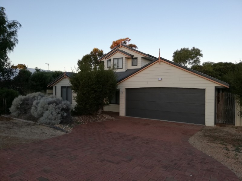 11 Croydon Street, Hopetoun WA 6348