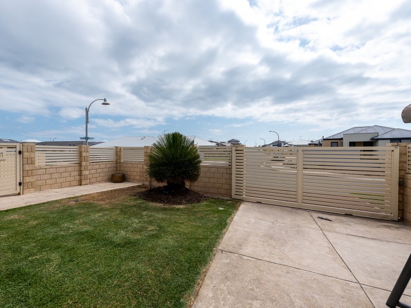 259 Peelwood Parade, Halls Head WA 6210