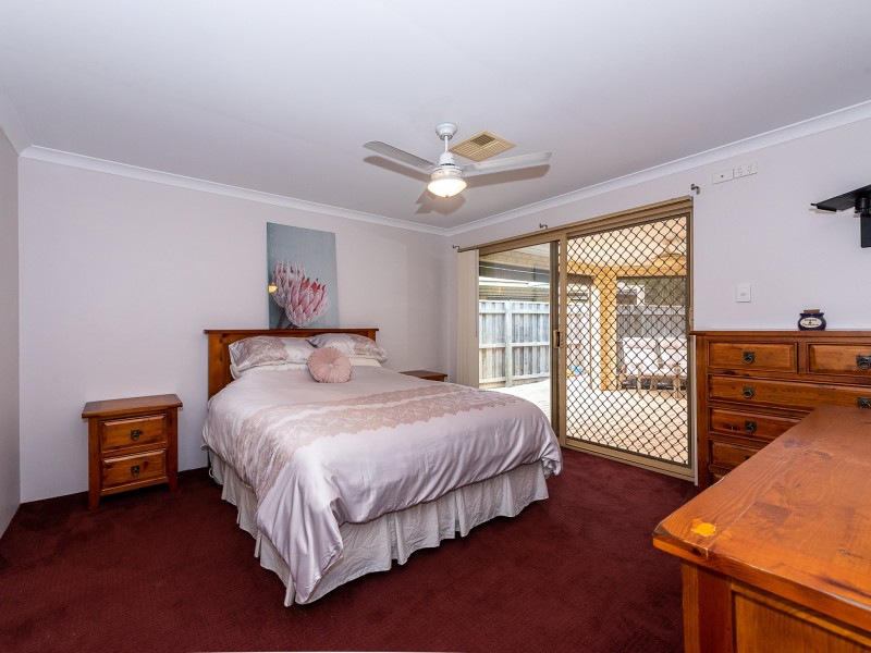 259 Peelwood Parade, Halls Head WA 6210