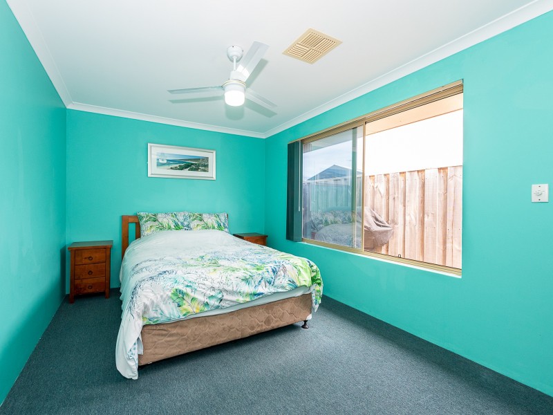 259 Peelwood Parade, Halls Head WA 6210