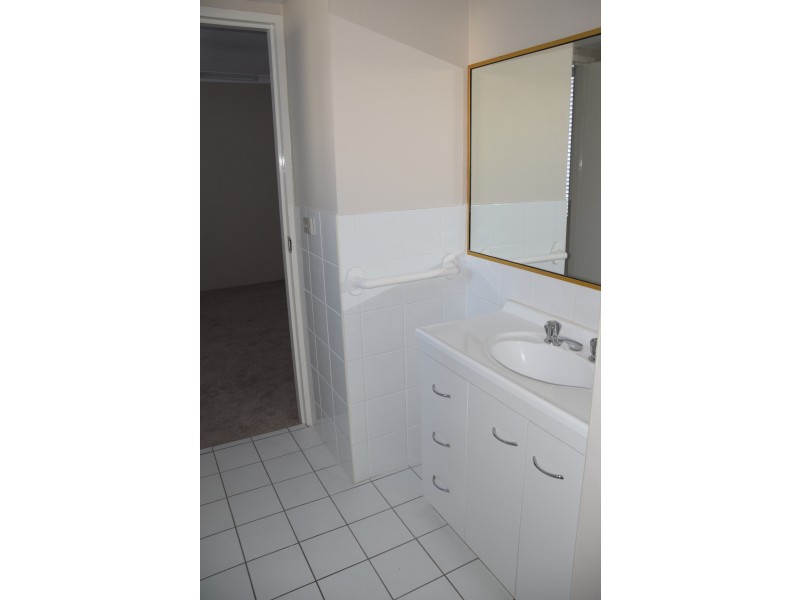 3/2325 Gold Coast Highway, Mermaid Beach QLD 4218