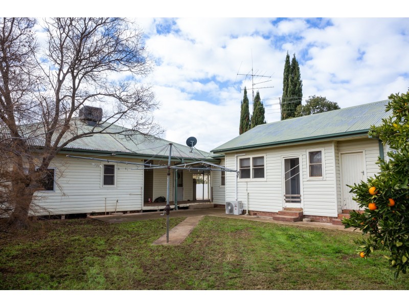 44 Green Street, Lockhart NSW 2656