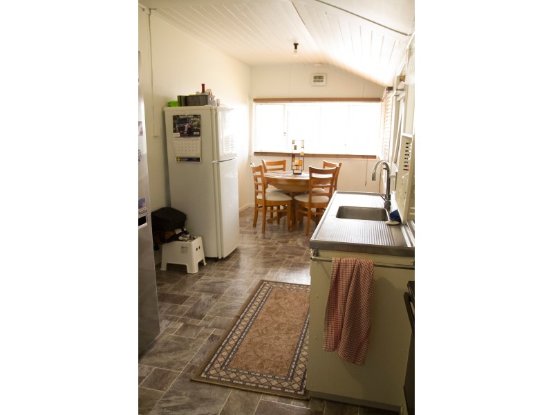 8 Creek Street, Yuleba QLD 4427