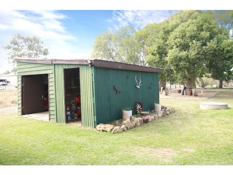 8 Creek Street, Yuleba QLD 4427