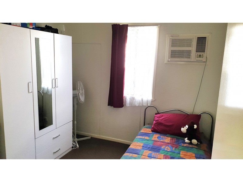 8 Creek Street, Yuleba QLD 4427