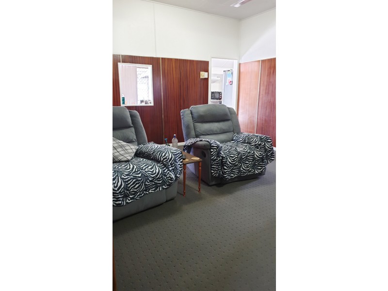 8 Creek Street, Yuleba QLD 4427