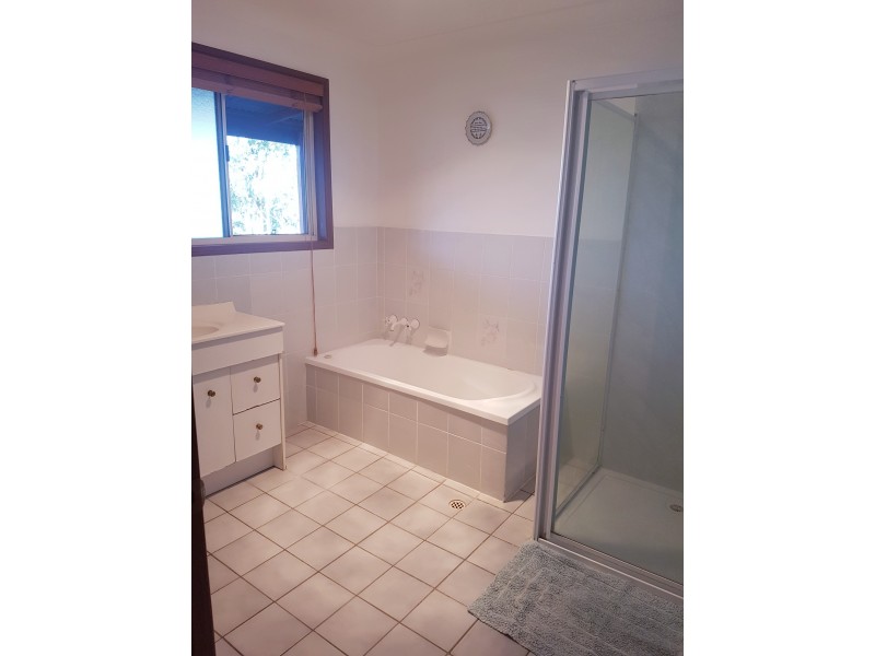 22 – 24 White Place, Kooralbyn QLD 4285