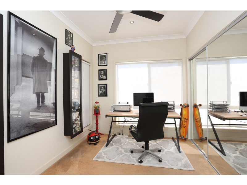 2/40 Middle Street, Labrador QLD 4215