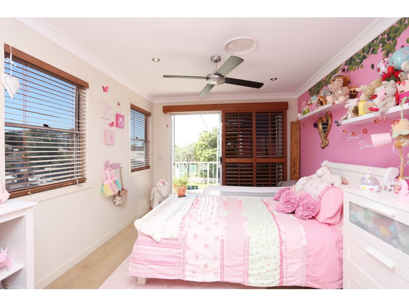 2/40 Middle Street, Labrador QLD 4215