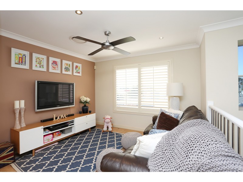 2/40 Middle Street, Labrador QLD 4215