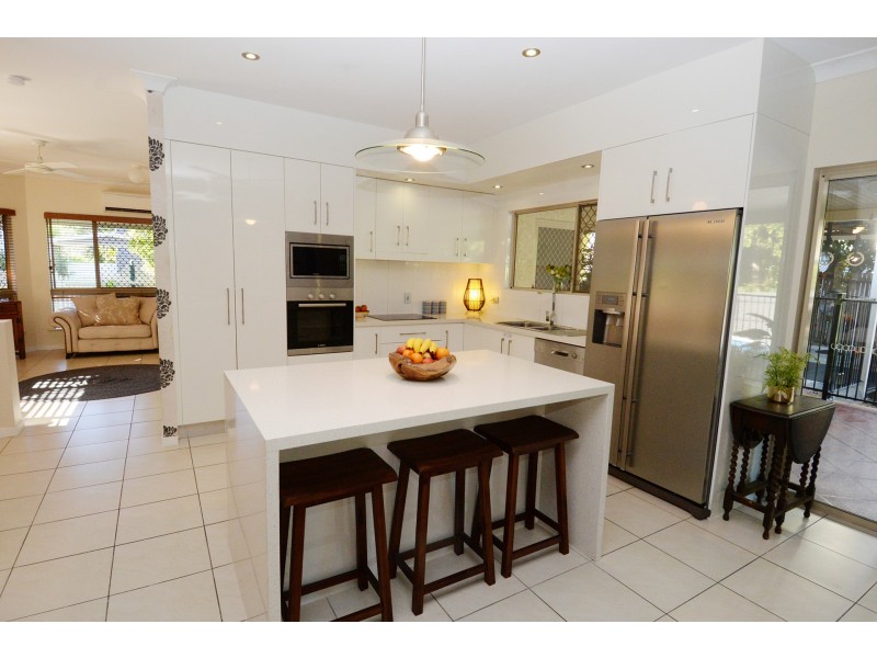 32 Ahearne Street, Hermit Park QLD 4812