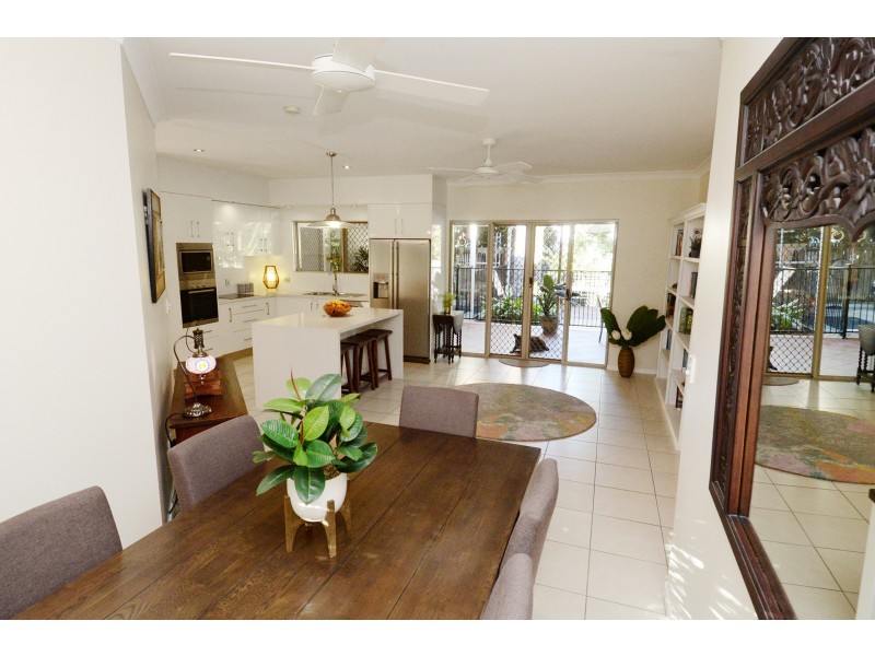 32 Ahearne Street, Hermit Park QLD 4812