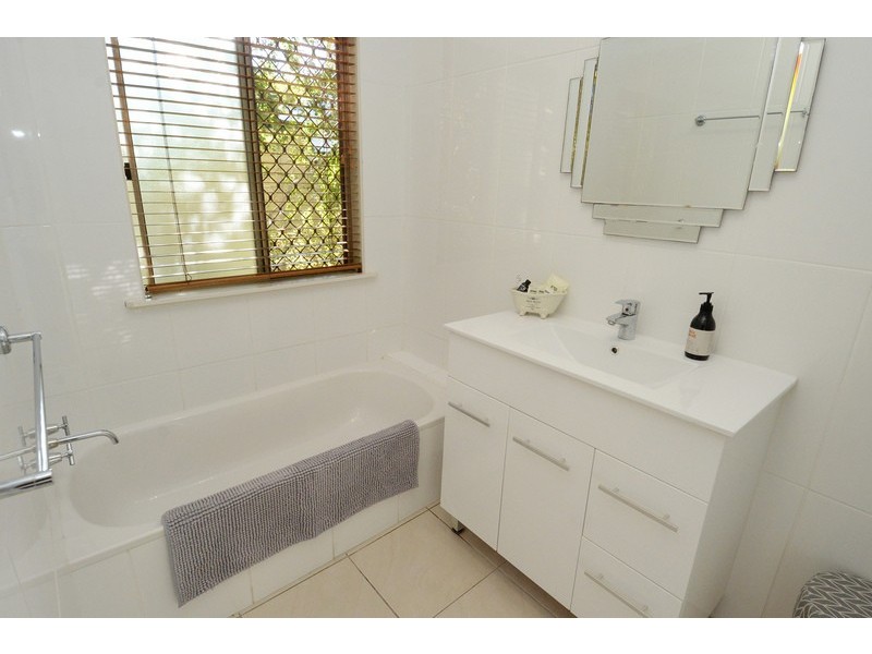 32 Ahearne Street, Hermit Park QLD 4812