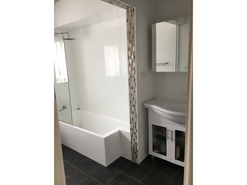 2/170 Gosford Road, Adamstown NSW 2289