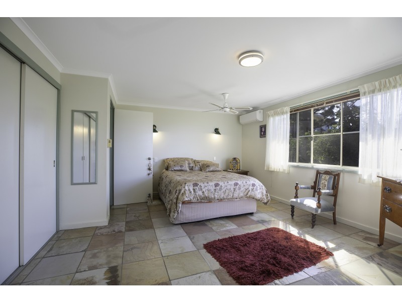 18 Ferries Terrace, Sarina Beach QLD 4737