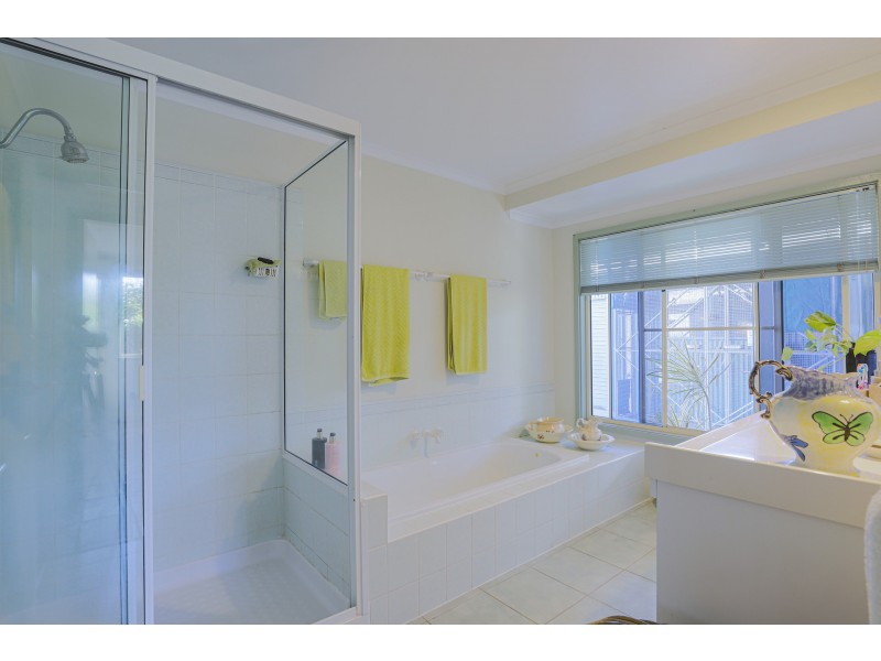 18 Ferries Terrace, Sarina Beach QLD 4737